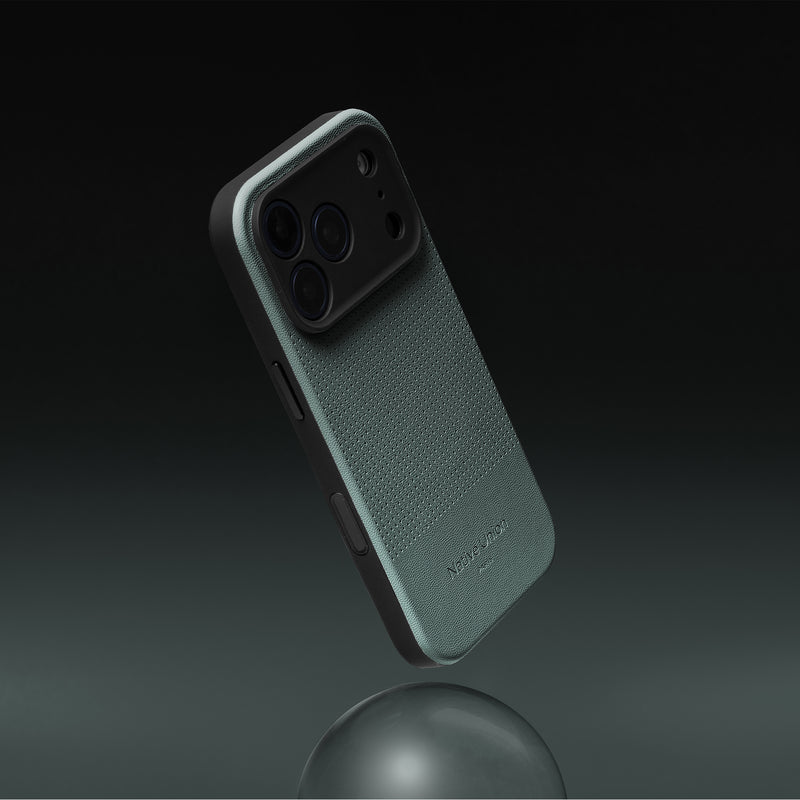 iPhone 17 Pro / Slate Green