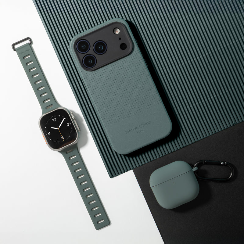 iPhone 17 Pro / Slate Green