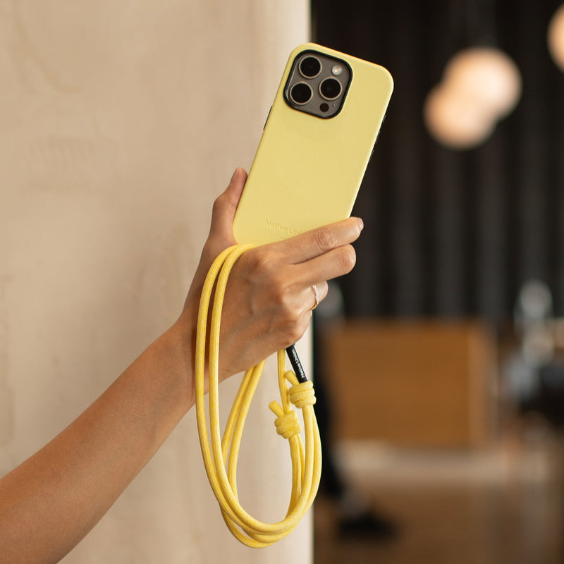 iPhone 16 Pro / Lemon
