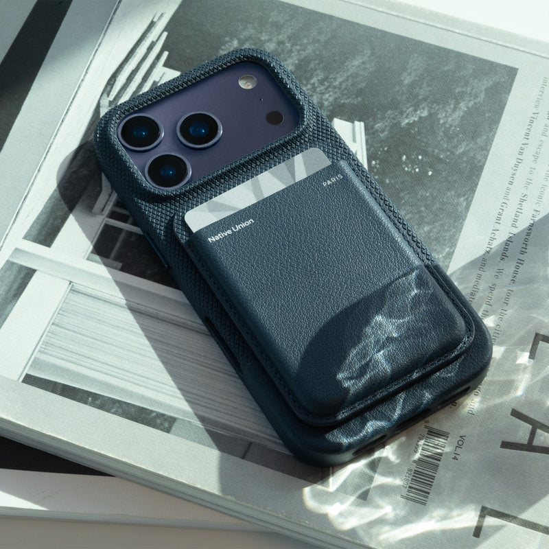 iPhone 17 Pro / Navy