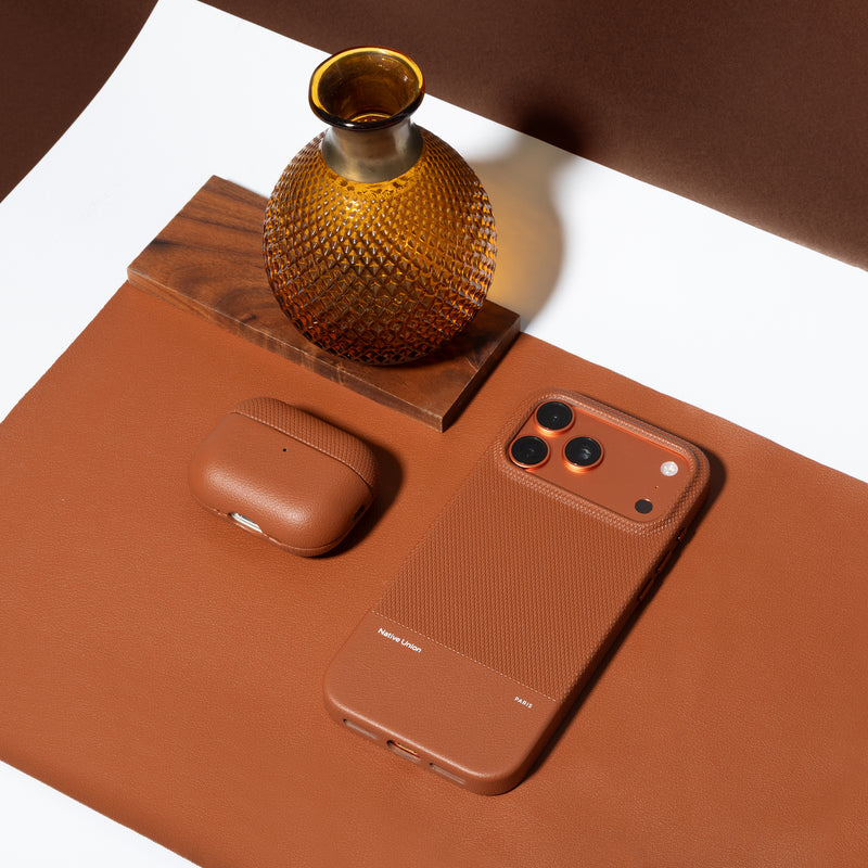 iPhone 17 Pro Max / Tan