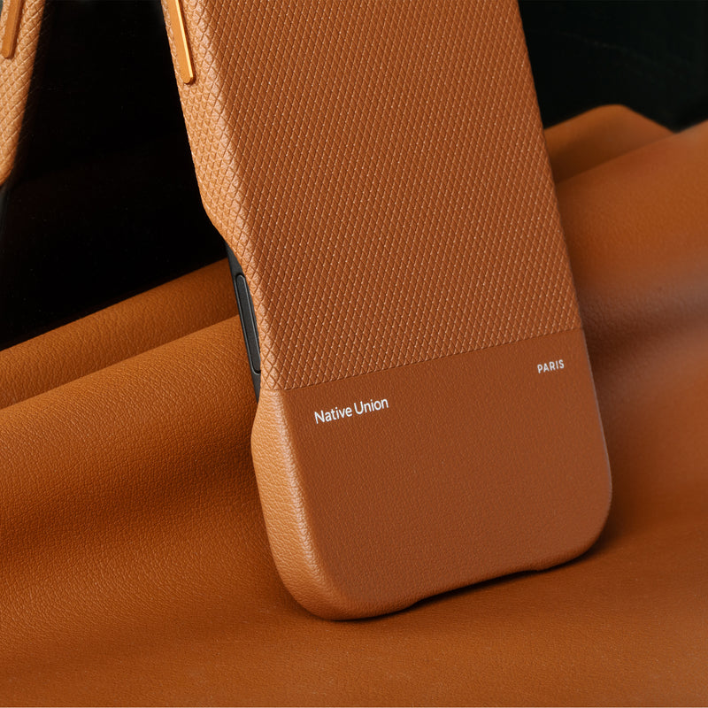 iPhone Air / Tan
