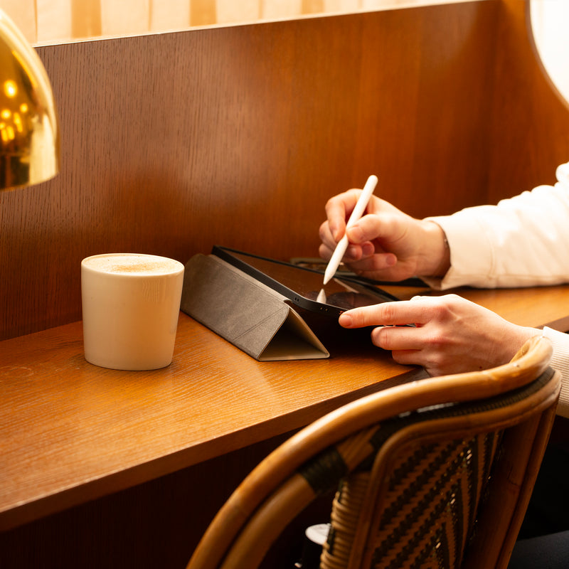 iPad Pro 13-inch (M4) / Sandstone
