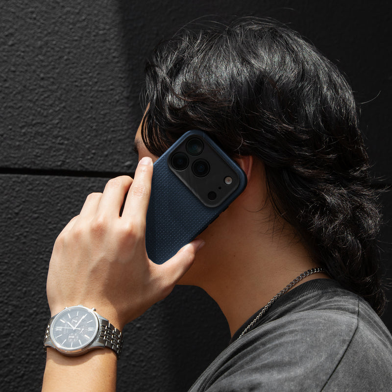iPhone 18 Pro / Navy