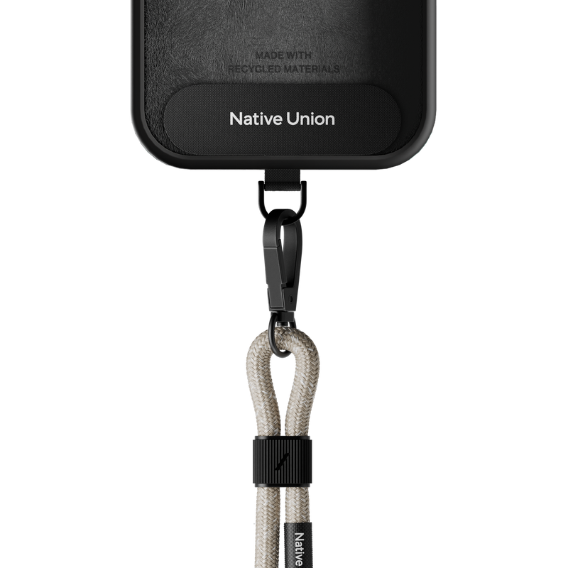 iPhone 17 / Sandstone