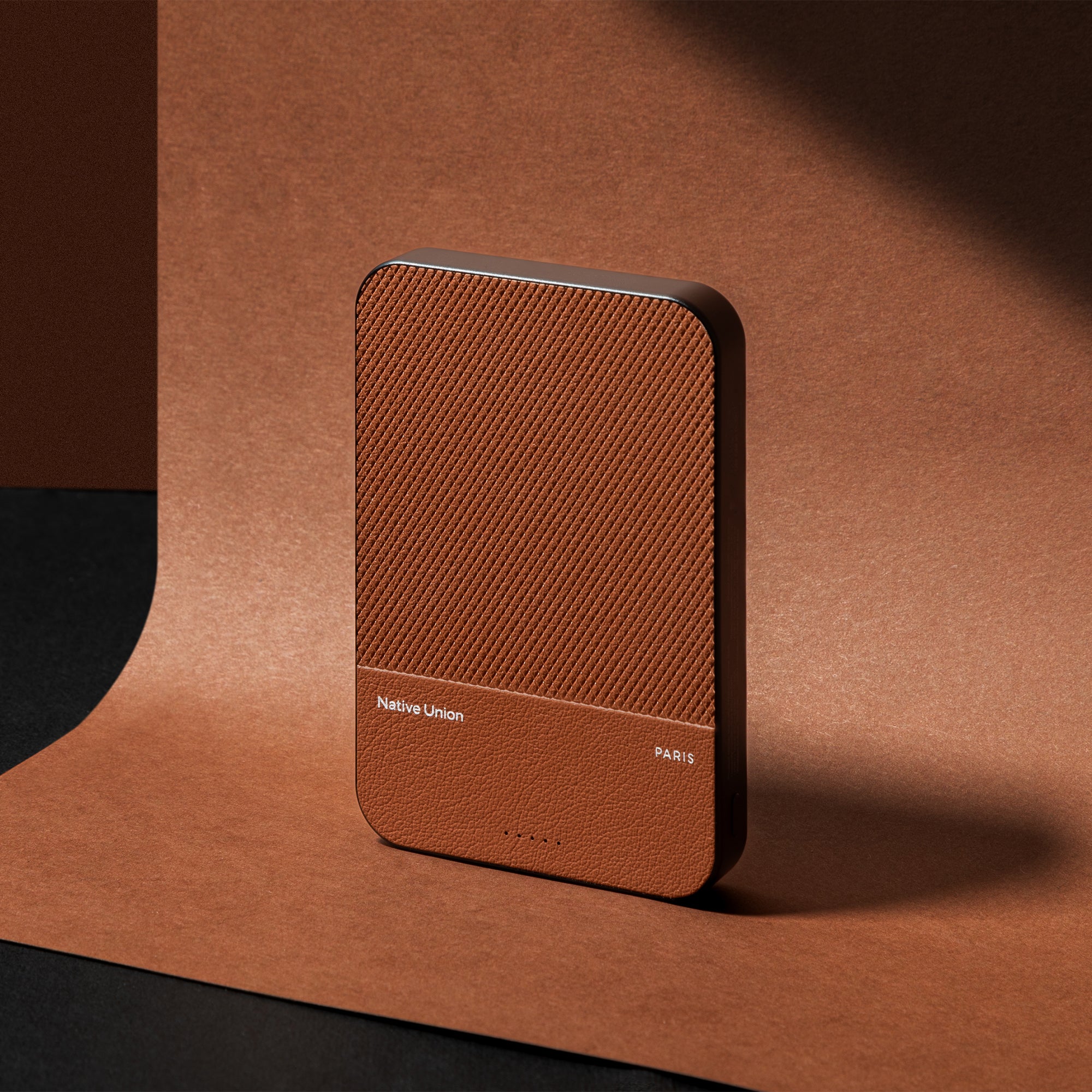 Native Union (Re)Classic Power Bank - Thumbnail 4