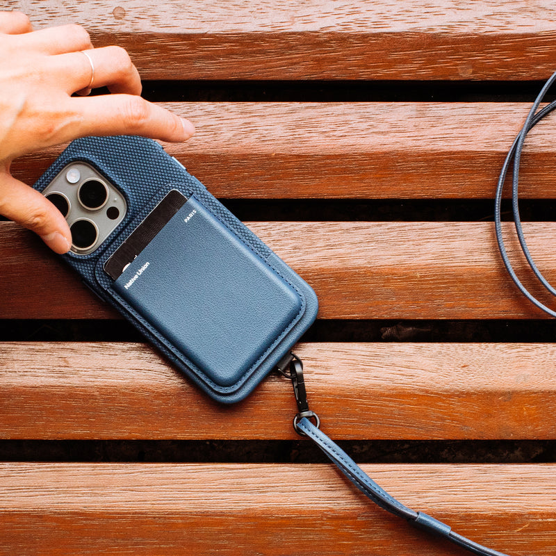 iPhone 16 Pro / Navy