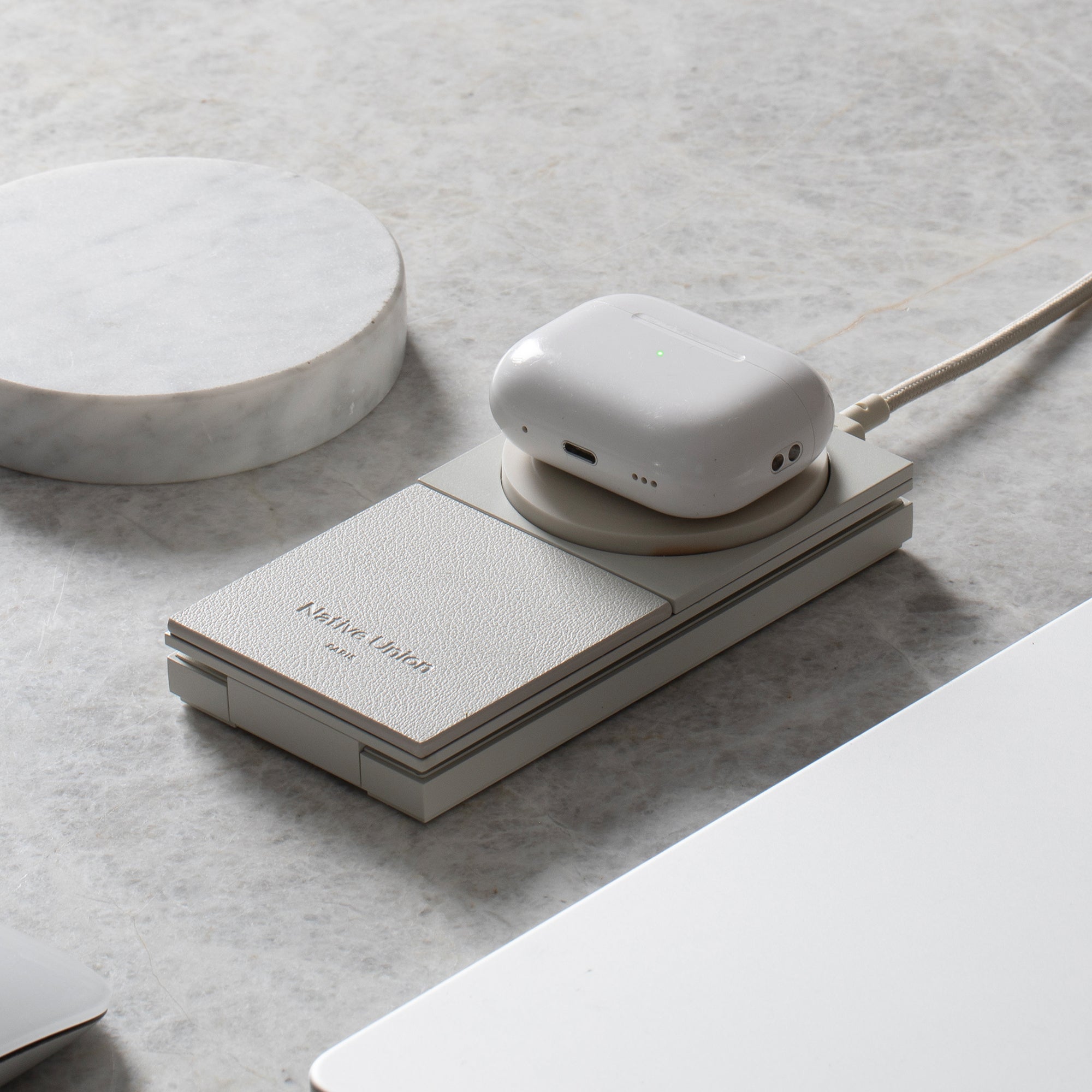 Native Union Rise Wireless Charger - Thumbnail 4