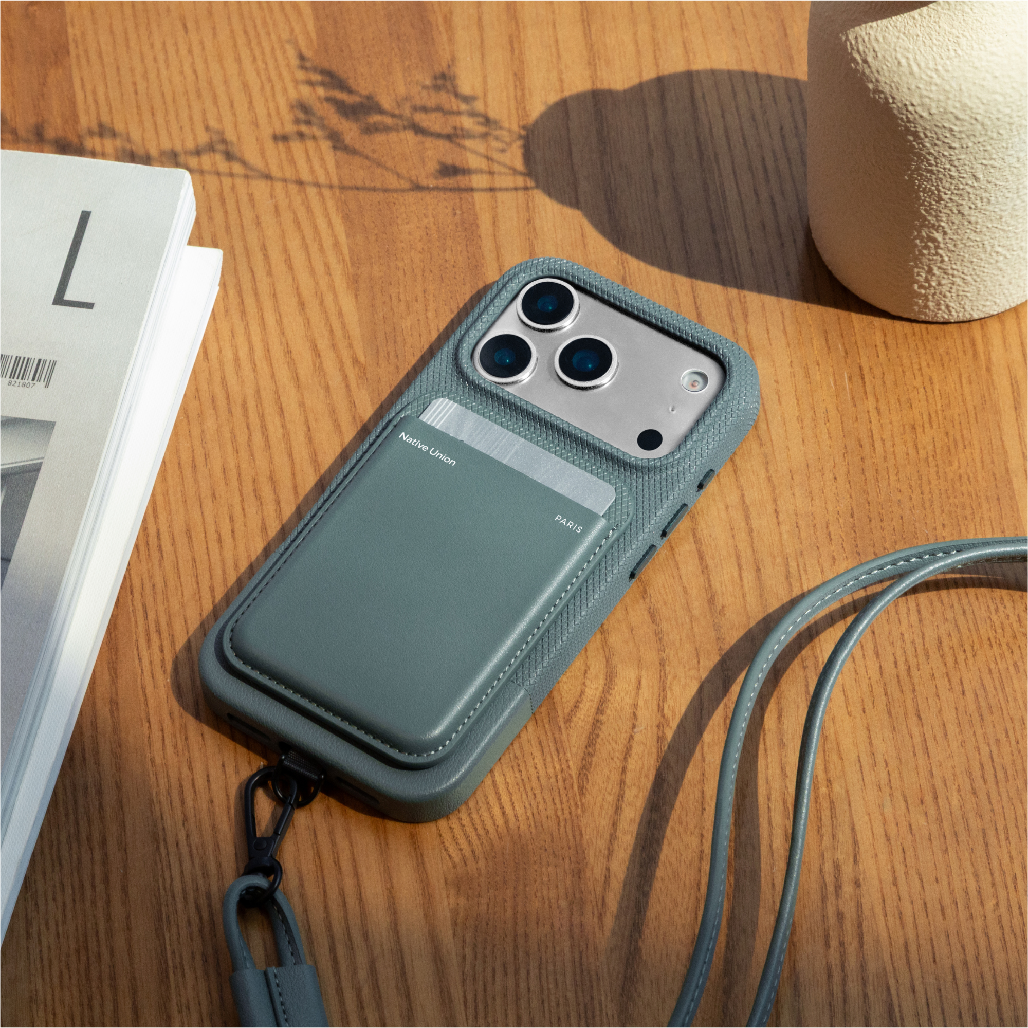 (Re)Classic Case for iPhone 17