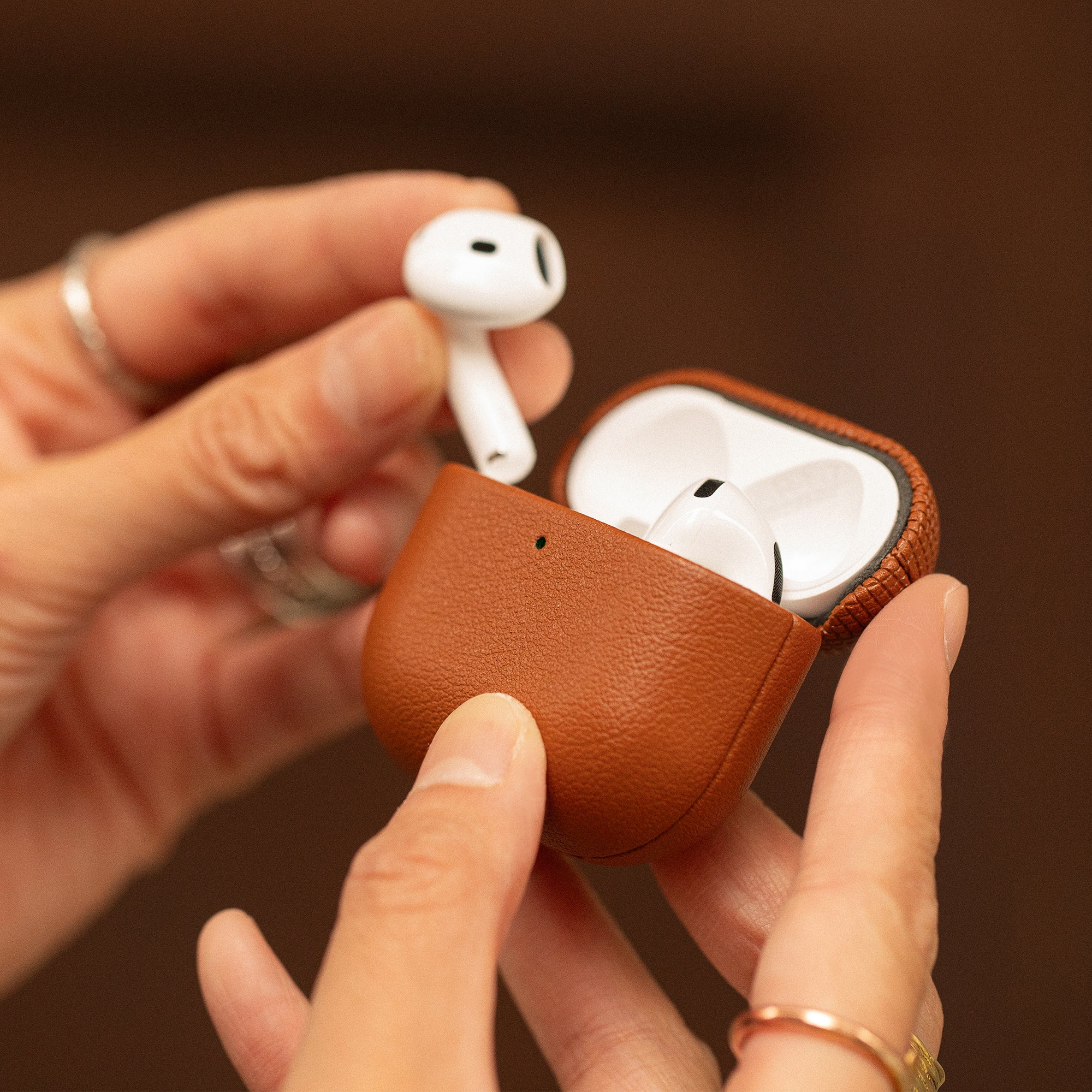 (Re)Classic Case for AirPods 4