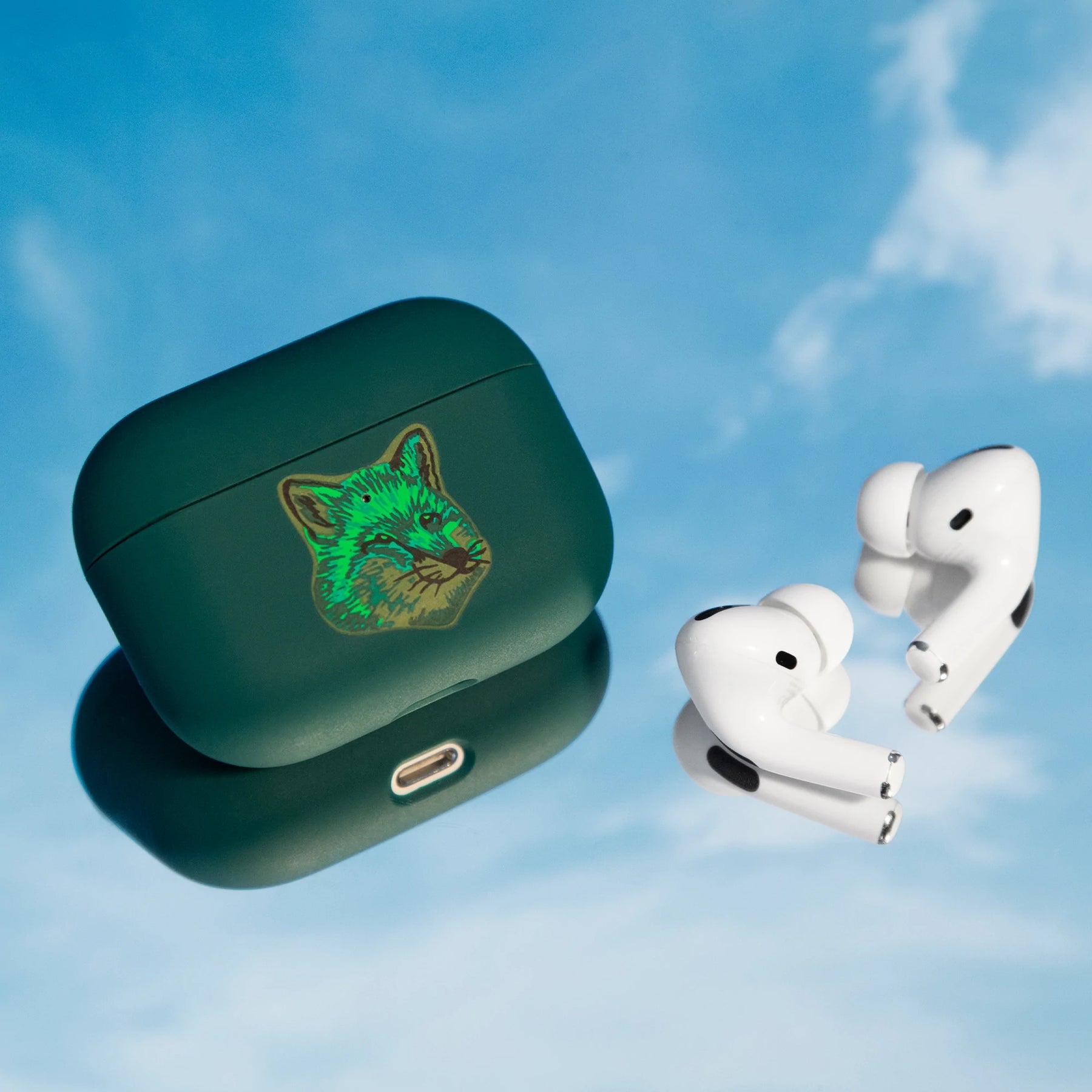 39417452298379,Cool-Tone Fox Case for AirPods Pro