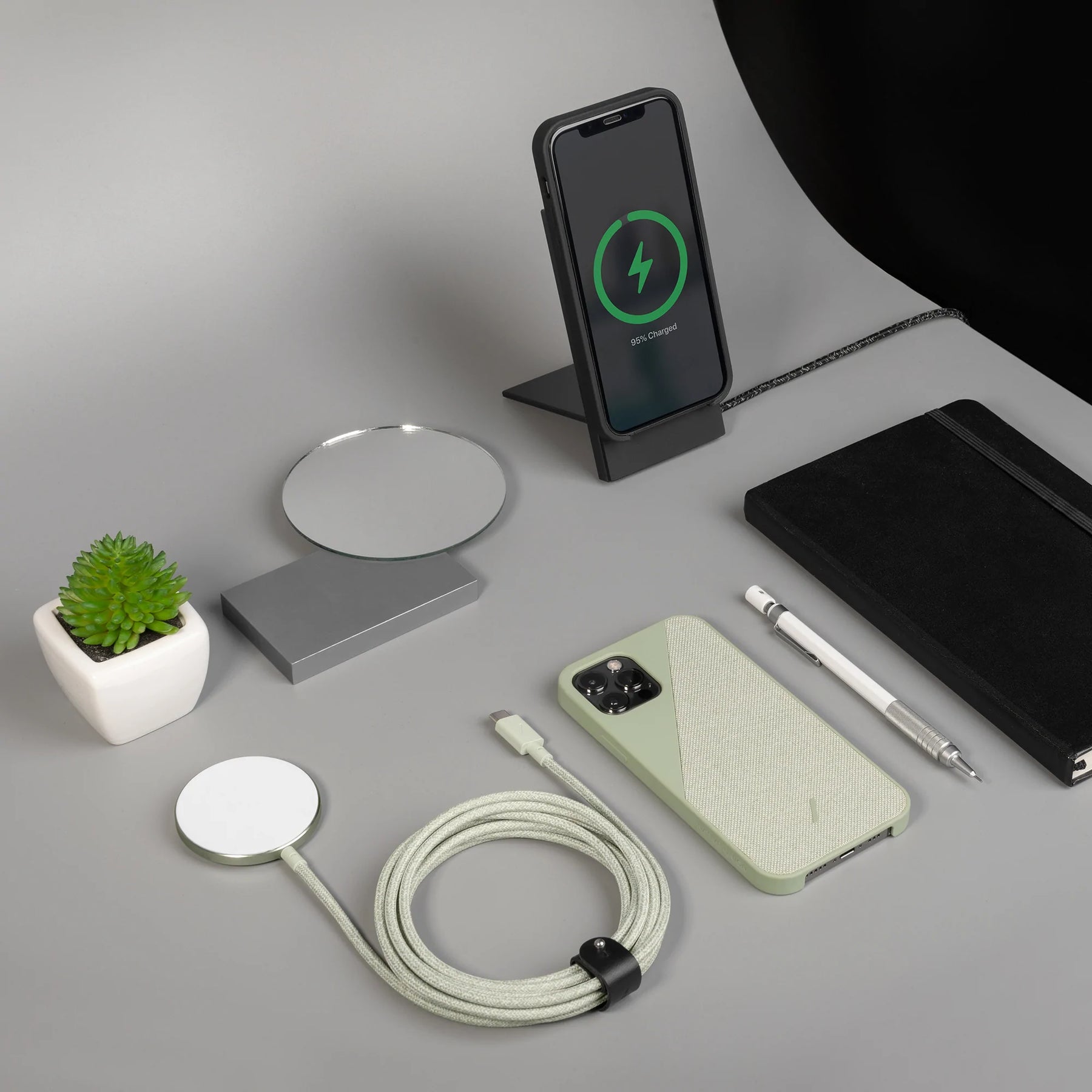 39402378690699,39402378723467,Snap Magnetic Wireless Charger